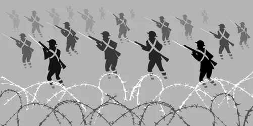 Soldados de la Primera Guerra Mundial con bayonetas - emergiendo de las trincheras